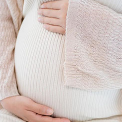 股价表现👡🦄： Alphab🕢遂宁代孕et第四季度营🇹🇱🥞收和均超分析师预😾